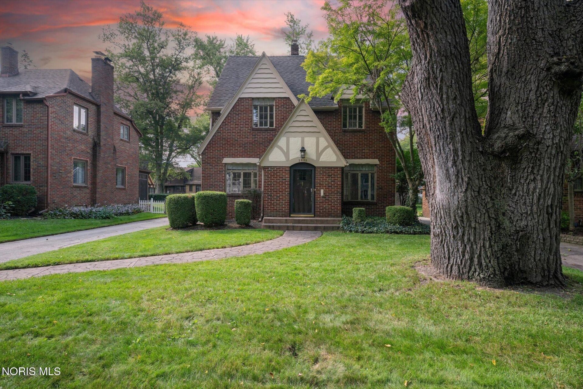 2823 Goddard Rd, Toledo, OH 43606 Main Photo