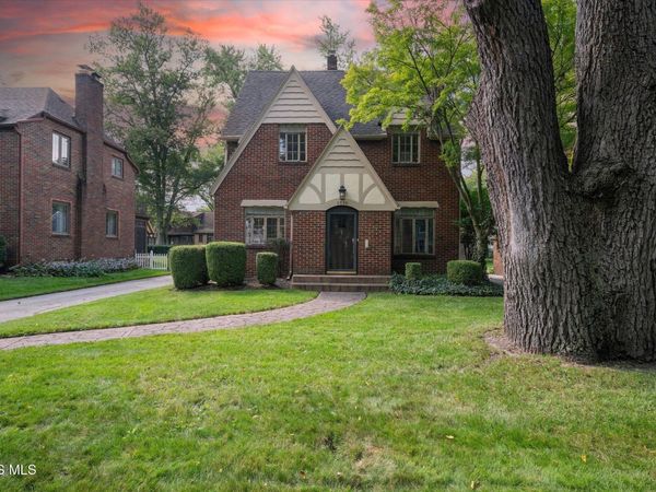 2823 Goddard Rd , Toledo, OH 43606