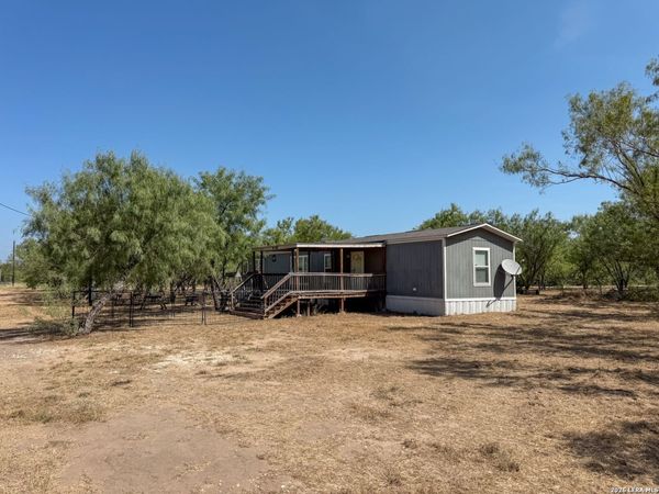 2822 TOMBLIN RD, Bigfoot, TX 78005