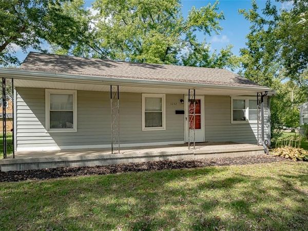 1032 N Sycamore Street, Ottawa, KS 66067