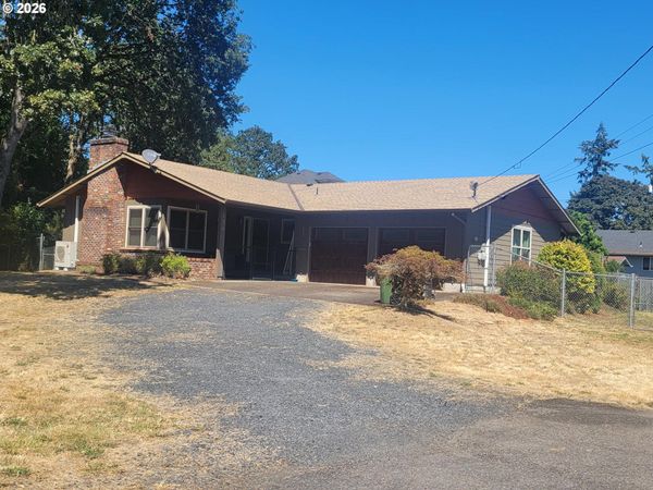 134 N 3RD ST, St. Helens, OR 97051