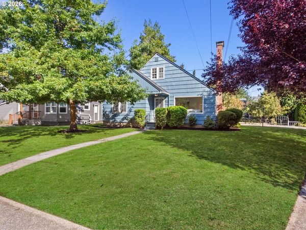 8845 NE BROADWAY, Portland, OR 97220