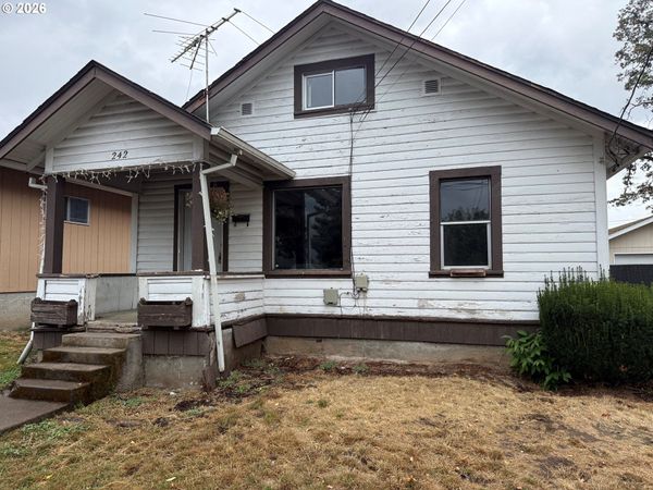 242 S 16TH ST, St. Helens, OR 97051