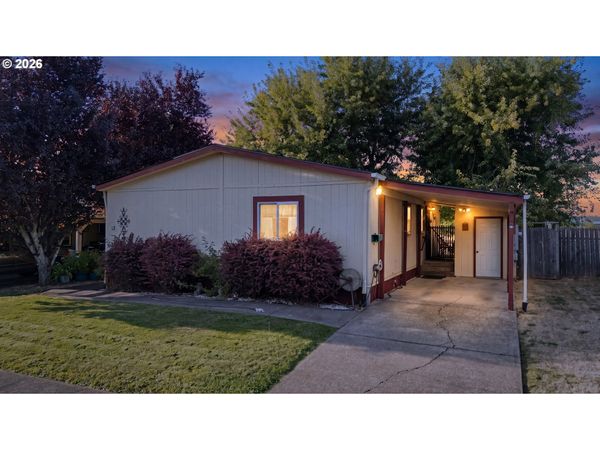 700 N MILL ST, Unit 13, Creswell, OR 97426