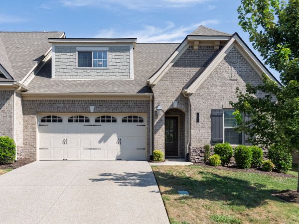 1048 Callaway Dr , Lebanon, TN 37087