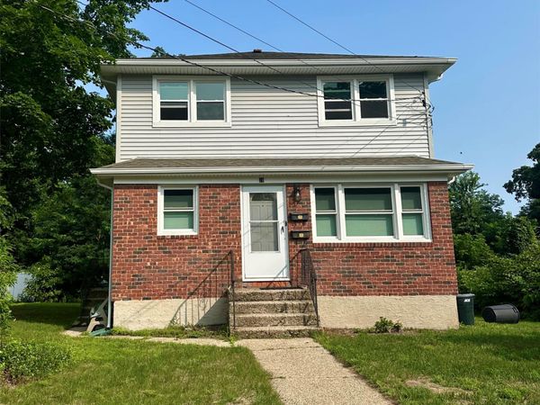 28 Warner , Ronkonkoma, NY 11779