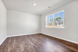 196 Horatio Lane photo 4