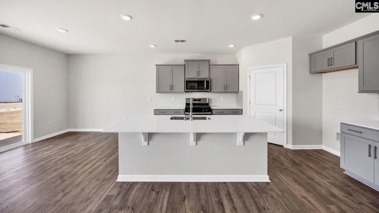 196 Horatio Lane Photo 6