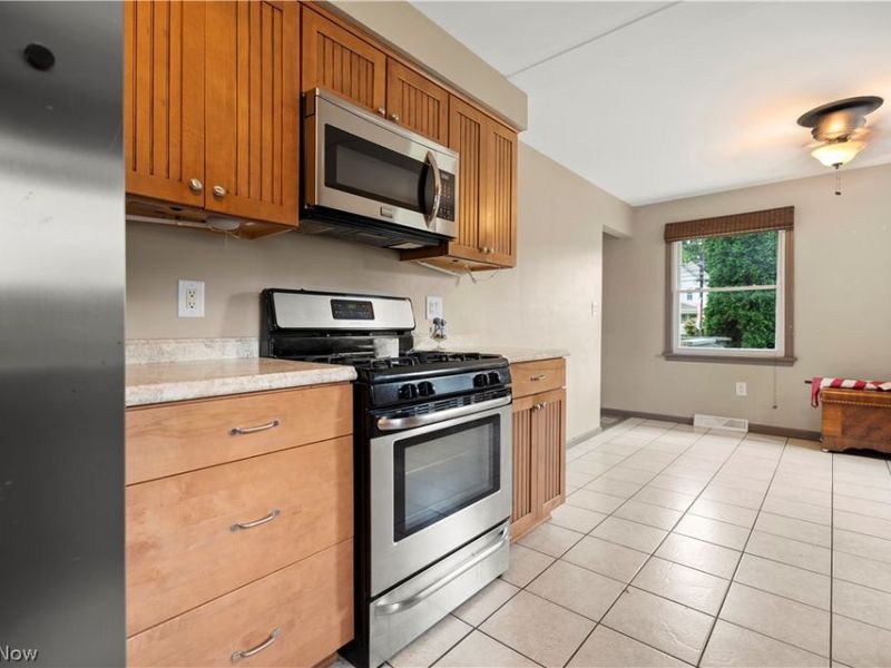 154 E Main Street, Amherst, OH 44001 Photo 15