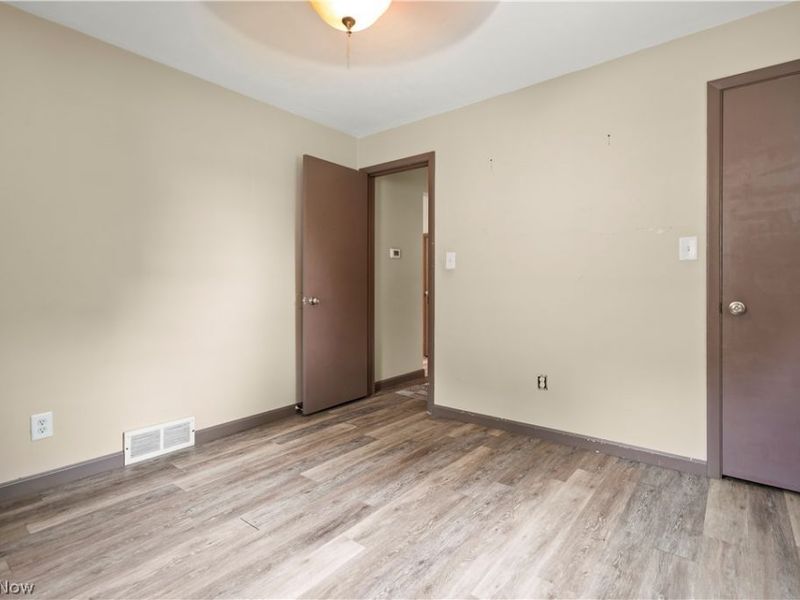154 E Main Street, Amherst, OH 44001 Photo 28