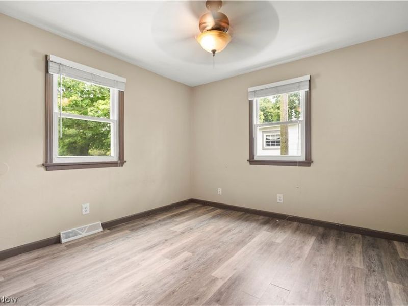 154 E Main Street, Amherst, OH 44001 Photo 29