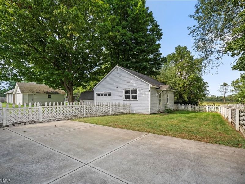 154 E Main Street, Amherst, OH 44001 Photo 5