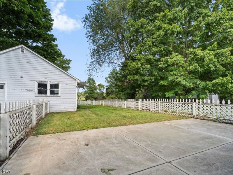 154 E Main Street, Amherst, OH 44001 Photo 6
