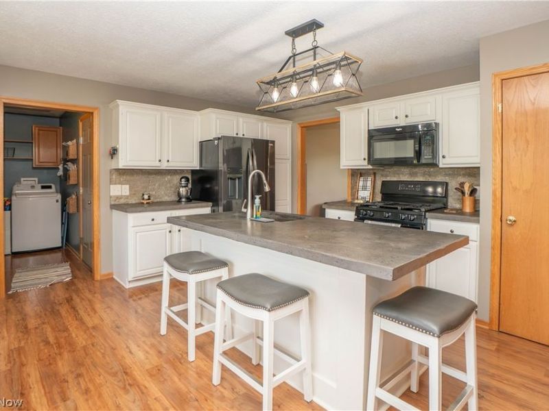 2307 Kenyon Street, Louisville, OH 44641 Photo 16