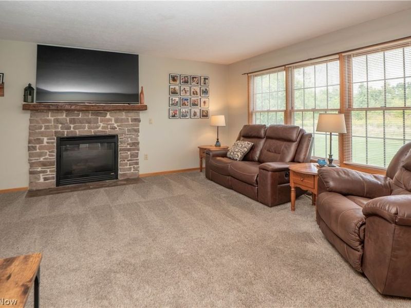 2307 Kenyon Street, Louisville, OH 44641 Photo 9