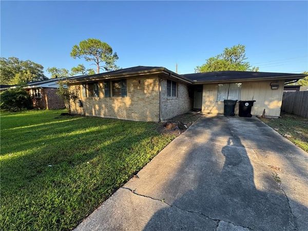 1527 MAURA Place, New Orleans, LA 70131