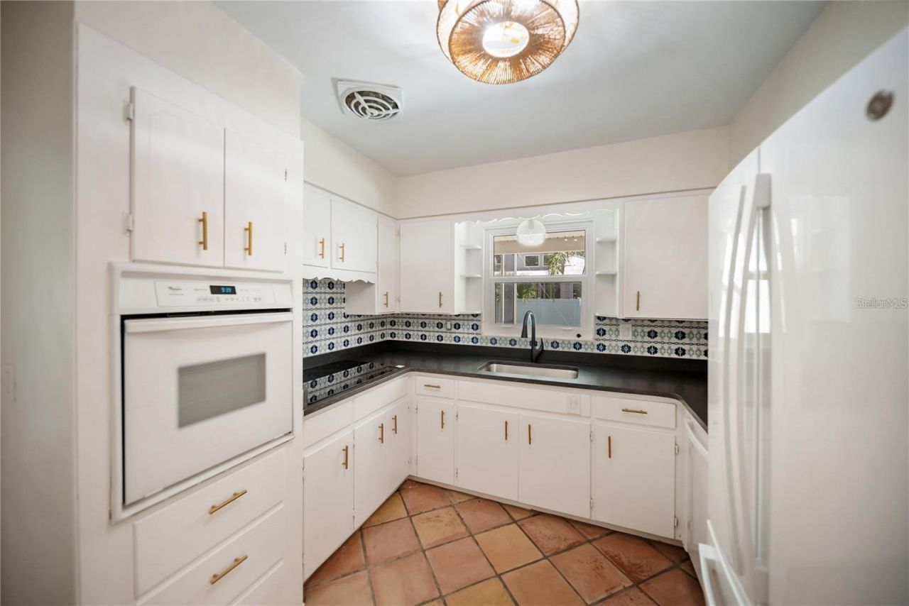 1881 Orchid Street, Sarasota, FL 34239 Photo