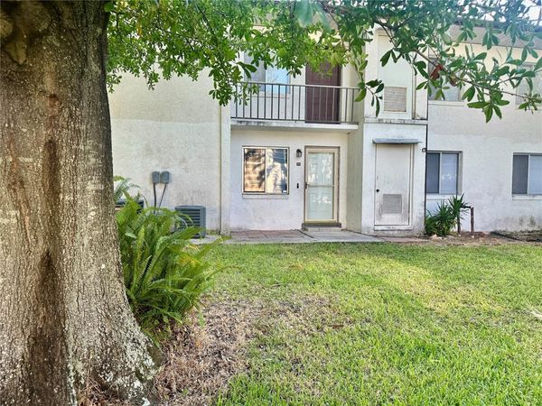 606 PAVARE COURT , Unit 606, WINTER HAVEN, FL 33884