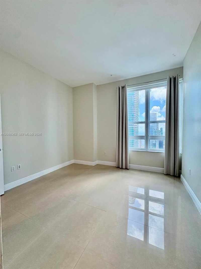 950 Brickell Bay Dr, Unit 4505, Miami, FL 33131 Photo