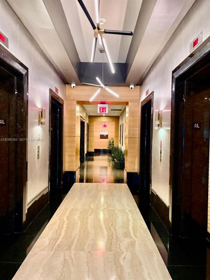 950 Brickell Bay Dr, Unit 4505, Miami, FL 33131 Photo
