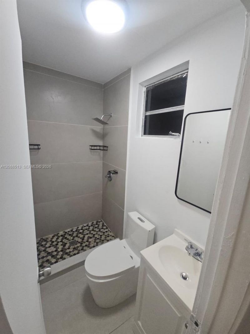 784 NW 100th St, Unit C, Miami, FL 33150 Photo