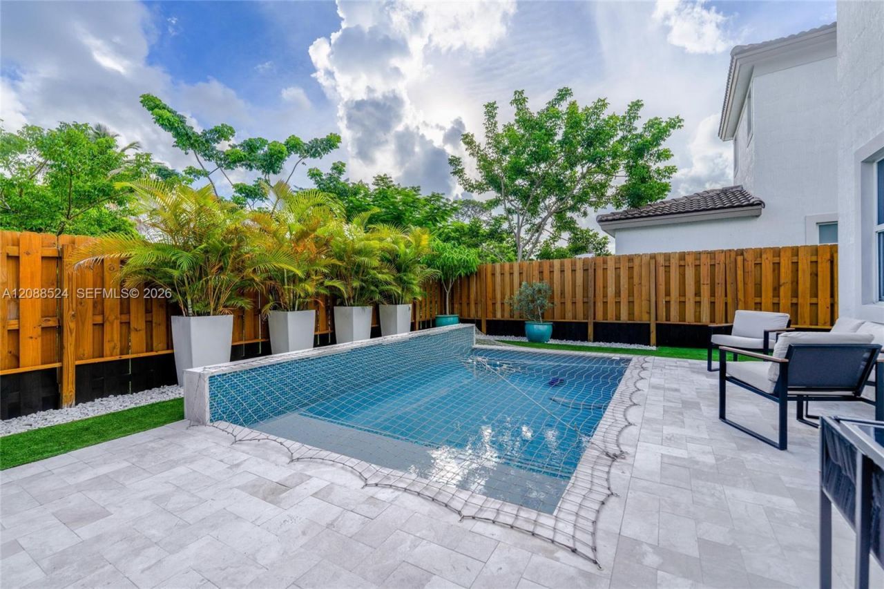 2265 NW 131st Cir, Miami, FL 33167 Photo