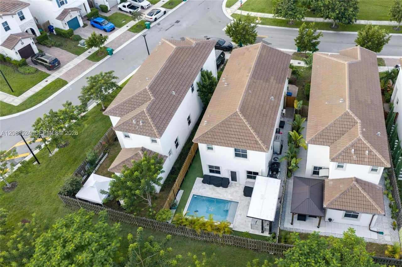 2265 NW 131st Cir, Miami, FL 33167 Photo