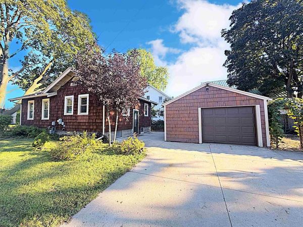 1325 WISCONSIN STREET, Oshkosh, WI 54901