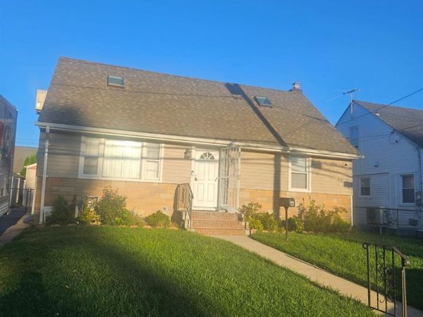77 LITCHFIELD Avenue, Elmont, NY 11003