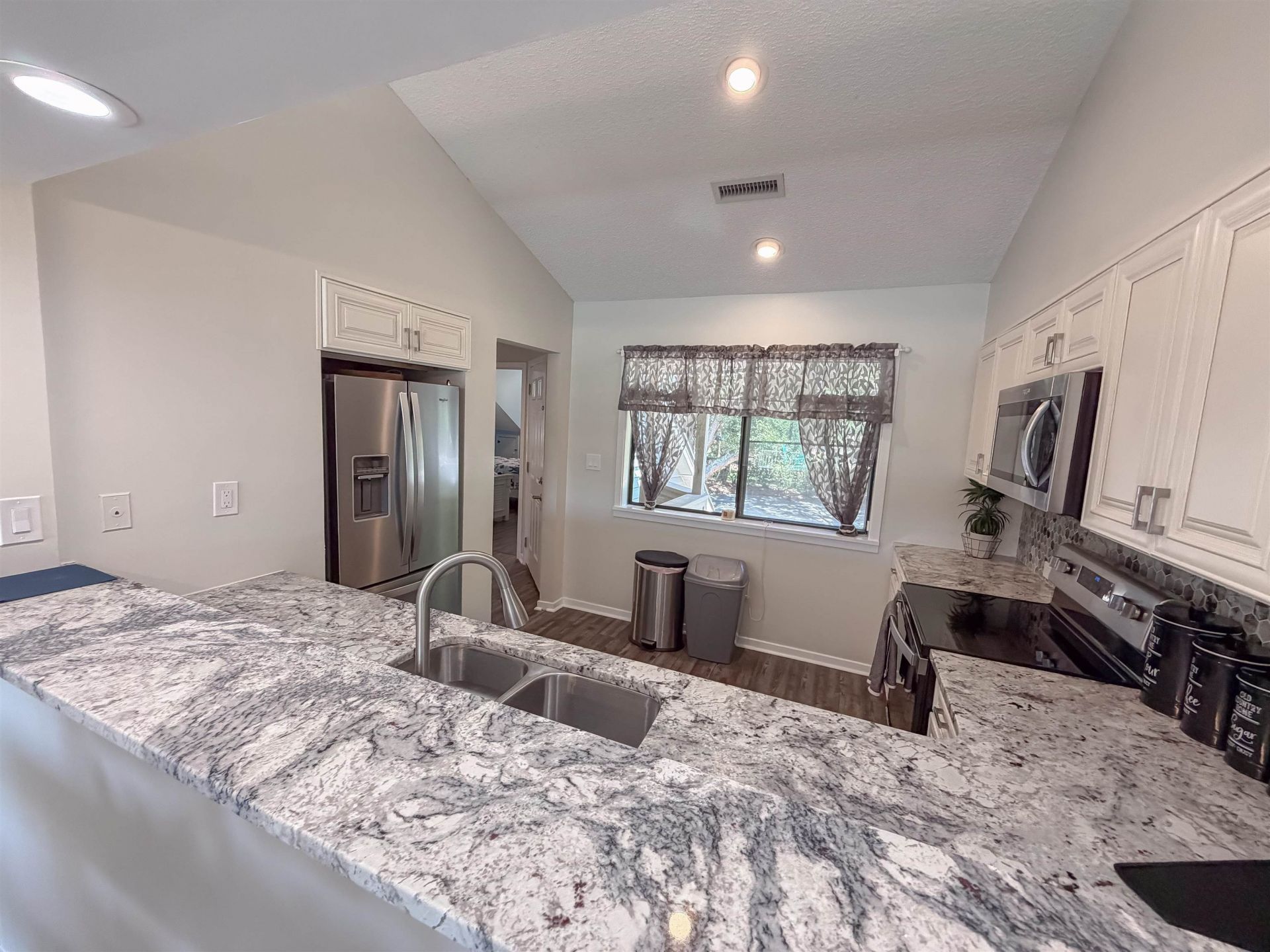 141 Hartland Dr. Photo 10
