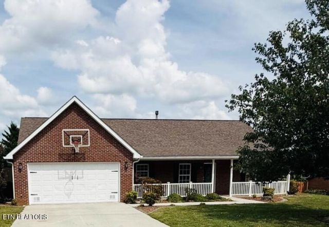 221 Flora Drive, Lenoir City, TN 37771 Main Photo