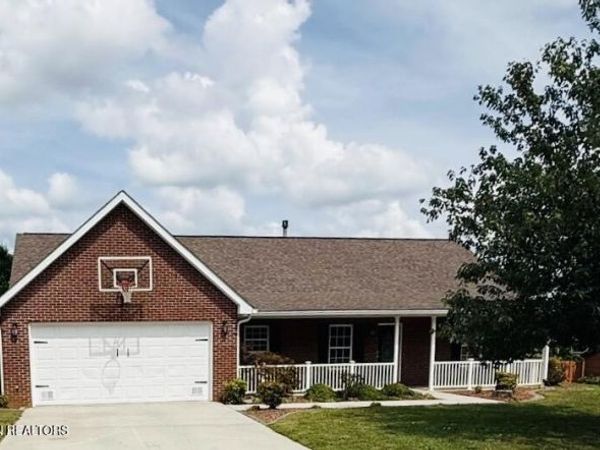 221 Flora Drive, Lenoir City, TN 37771