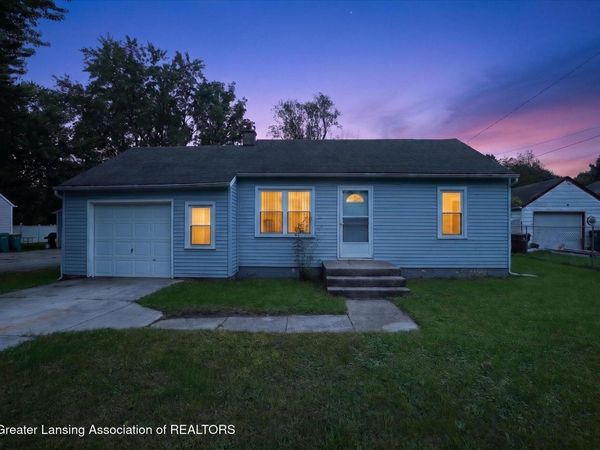 6221 Coulson Court, Lansing, MI 48911