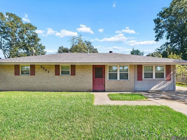 9301 Randall Dr, Denham Springs, LA 70726