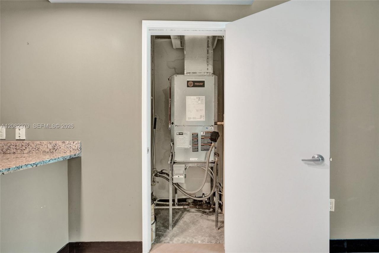 951 Brickell Ave, Unit 1106, Miami, FL 33131 Photo