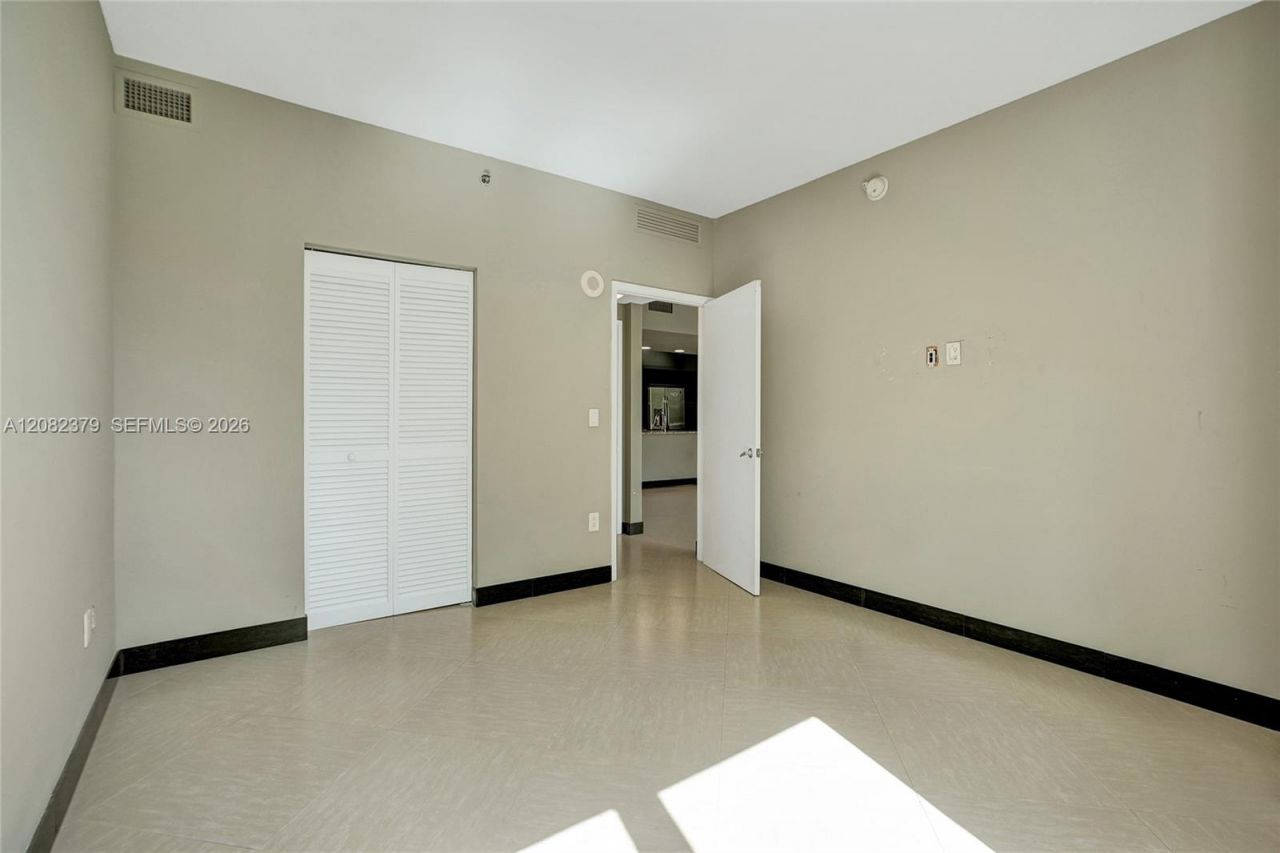 951 Brickell Ave, Unit 1106, Miami, FL 33131 Photo