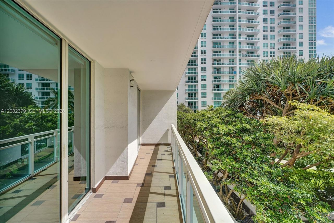 951 Brickell Ave, Unit 1106, Miami, FL 33131 Photo