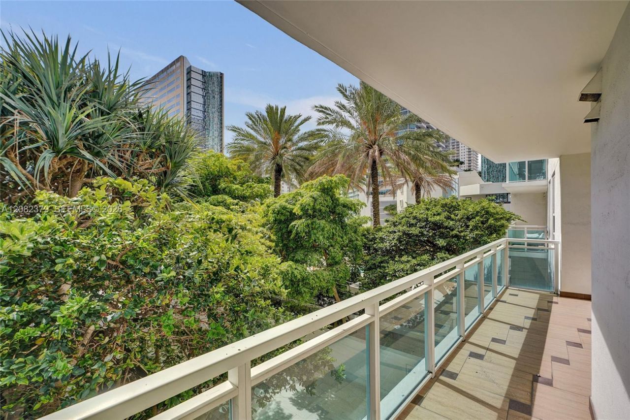 951 Brickell Ave, Unit 1106, Miami, FL 33131 Photo