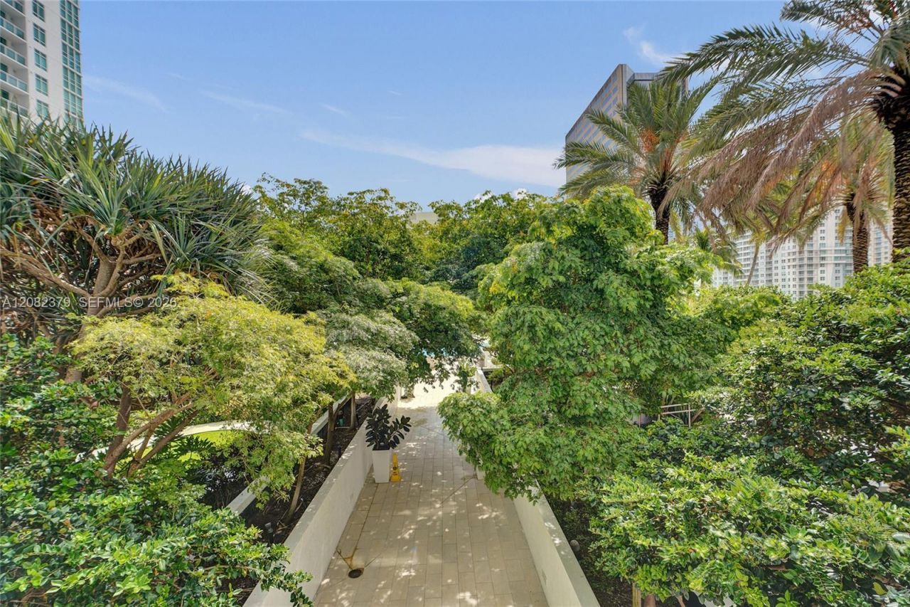951 Brickell Ave, Unit 1106, Miami, FL 33131 Photo
