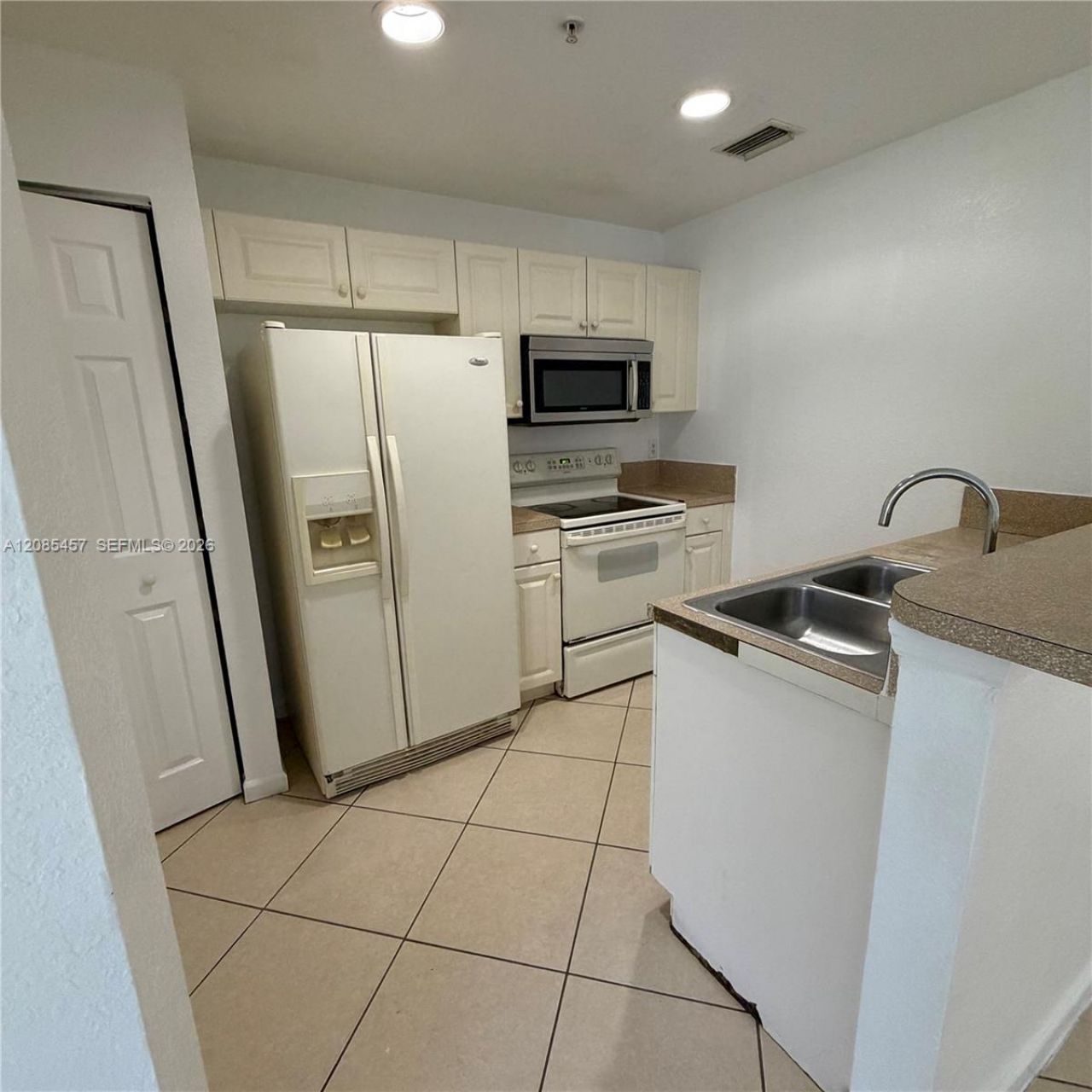 1965 Freeport Ln, Unit 1965, Riviera Beach, FL 33404 Photo