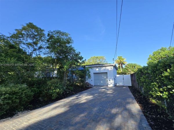 12660 NE 4th Ave , North Miami, FL 33161