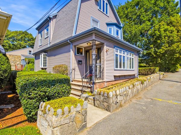 262 Essex St, Swampscott, MA 01907