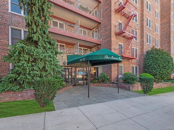 241-20 Northern Blvd, Unit 6K, Douglaston, NY 11362