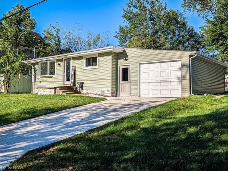 945 14th Street SE, Massillon, OH 44646 Photo 1