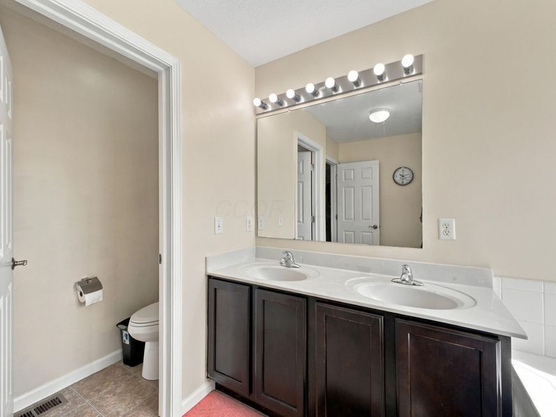 483 Pruden Drive , Pickerington, OH 43147 Photo 24