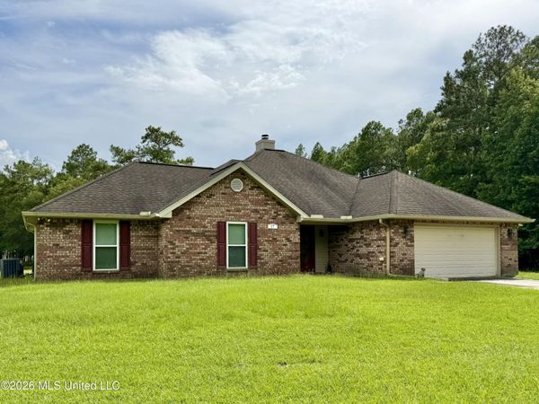 17 P M Hall Road, Poplarville, MS 39470