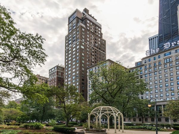 179 E Lake Shore Drive , Unit 19S, Chicago, IL 60611