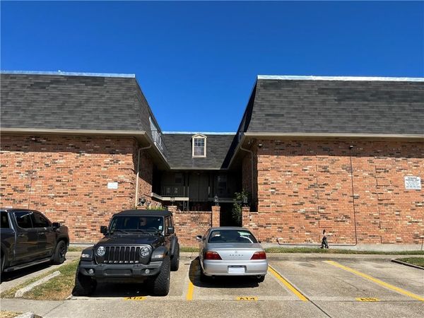 3821 RIDGELAKE Drive, Unit 113, Metairie, LA 70002