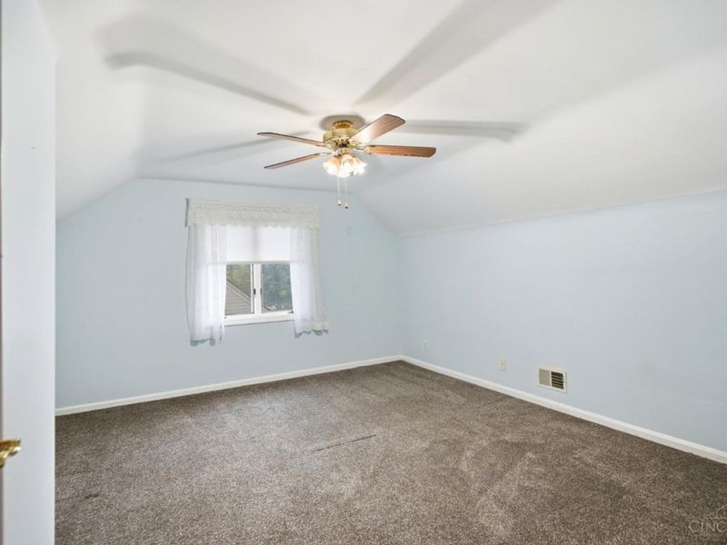 5557 Fairwood Road, Cincinnati, OH 45239 Photo 22
