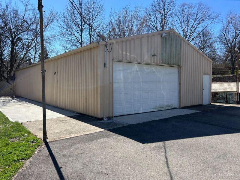 3301 Camvic Terrace, Cheviot, OH 45211 Photo 8